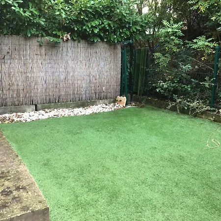 Apartment Dans Quartier Calme Avec Petit Jardin *